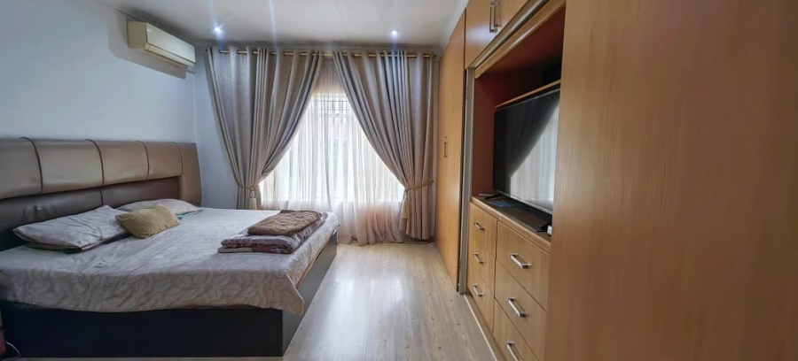 3 Bedroom Property for Sale in Miederpark North West